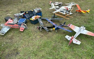 Certains avions n'étaient pas des Piafs, mais ils ont quand même pu voler 'hors catégories"